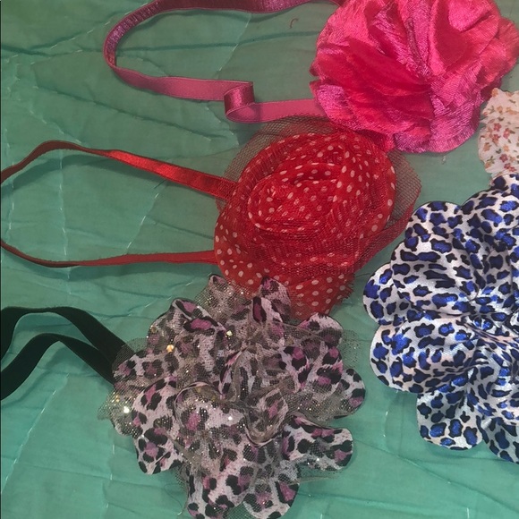 Bundle of 6 flower headbands and 6 flower clips - Picture 4 of 8